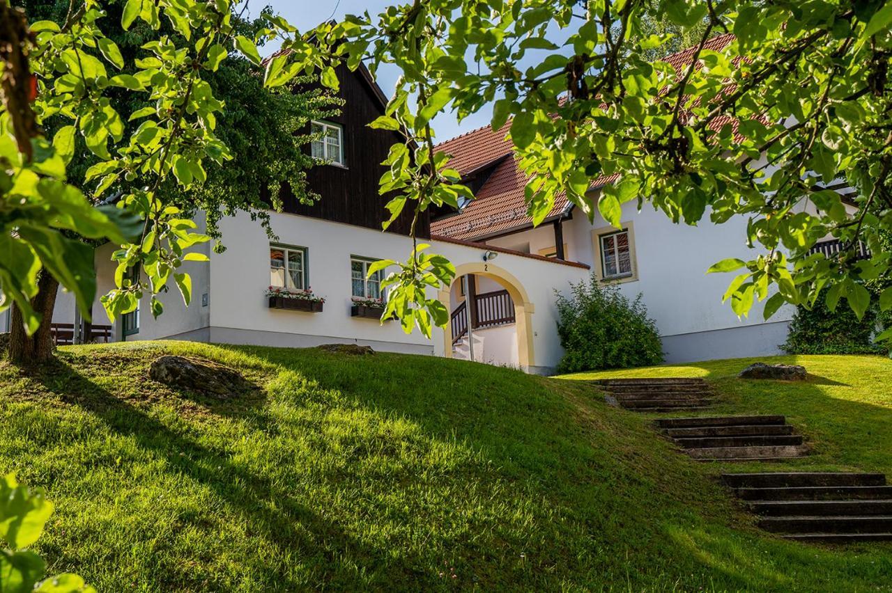 Theater- Und Feriendorf Koenigsleitn Gmbh Hotel Litschau Exterior photo